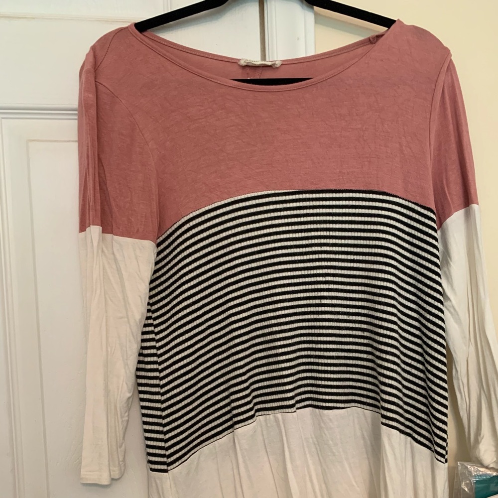 Super cute back detail shirt